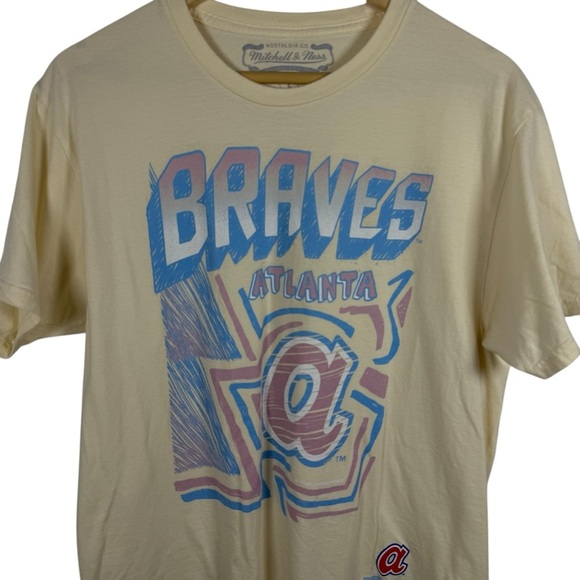Mitchell and Ness Atlanta Braves Sidewalk Sketch Tee Cream/Blue/Pink L - Picture 7 of 8